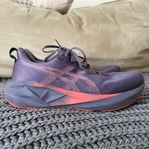 ASICS Novablast 5 men’s 10 women’s 11.5 grey purple coral reef super last
